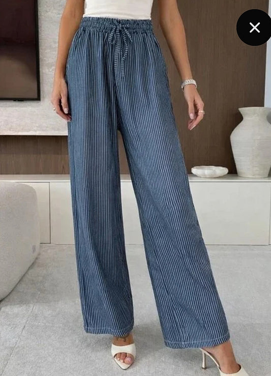 Randiga bomullsbyxor med vida ben, resår i midjan