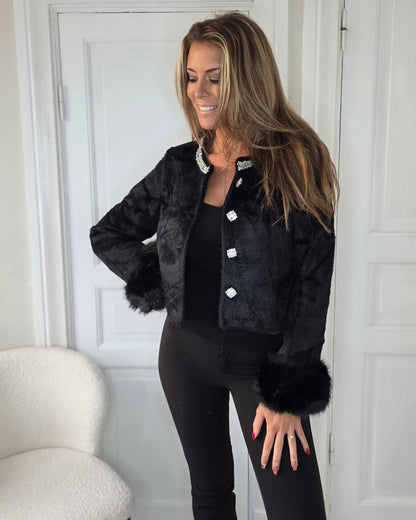 Svart Jacka i fuskpäls med snygg silver krage