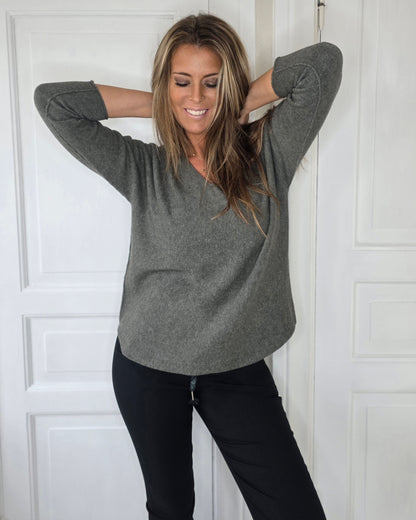 Sömlös stickad tröja kahki