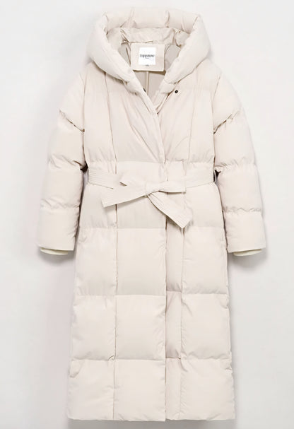 Lång quiltadjacka med bälte, huva Beige