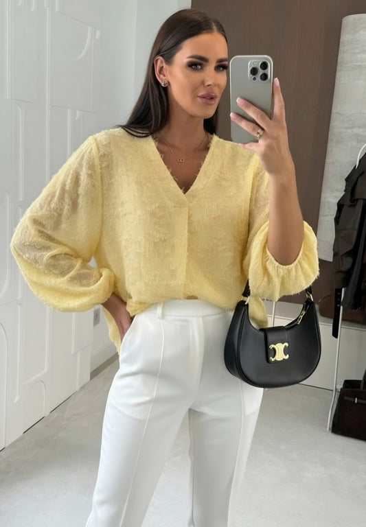 Fluffig blus med V-ringning Gul