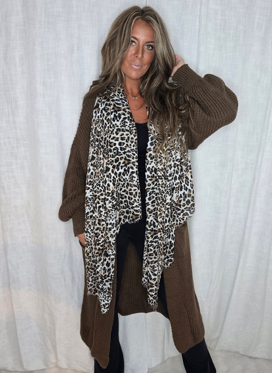 Leopardmönstrad halsduk