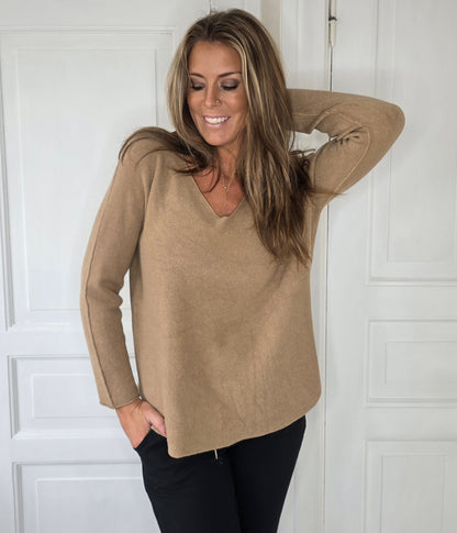 Sömlös stickad tröja Camel