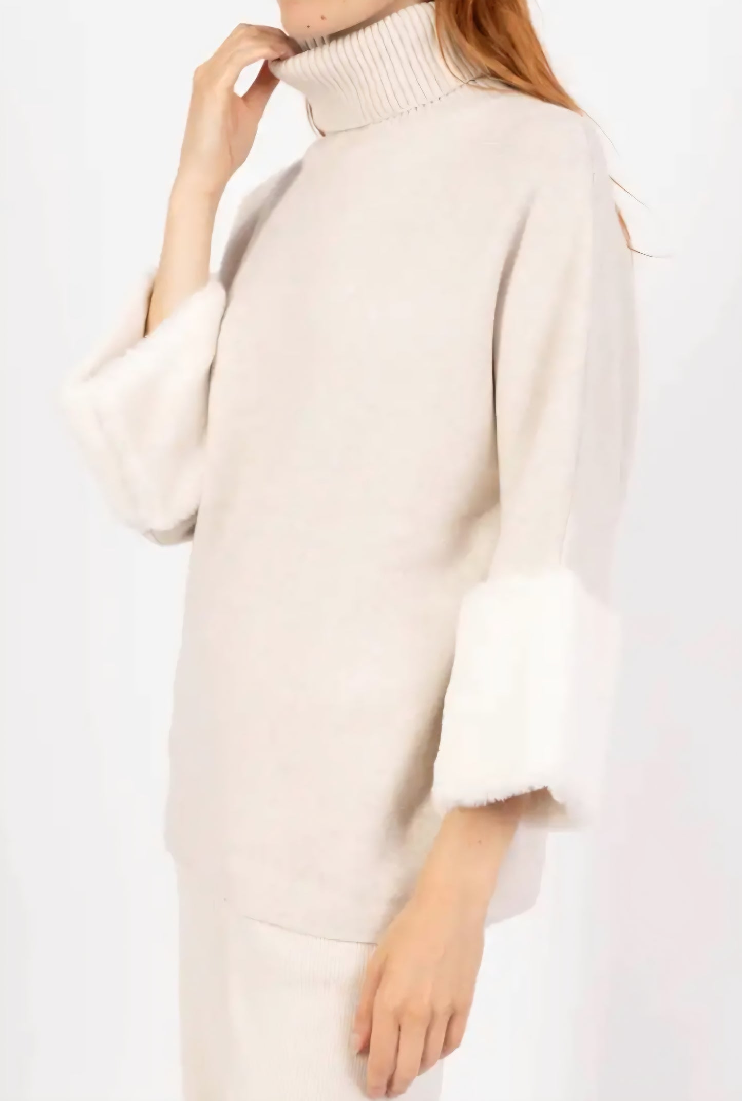 Rundhalsad tröja med fuskpäls