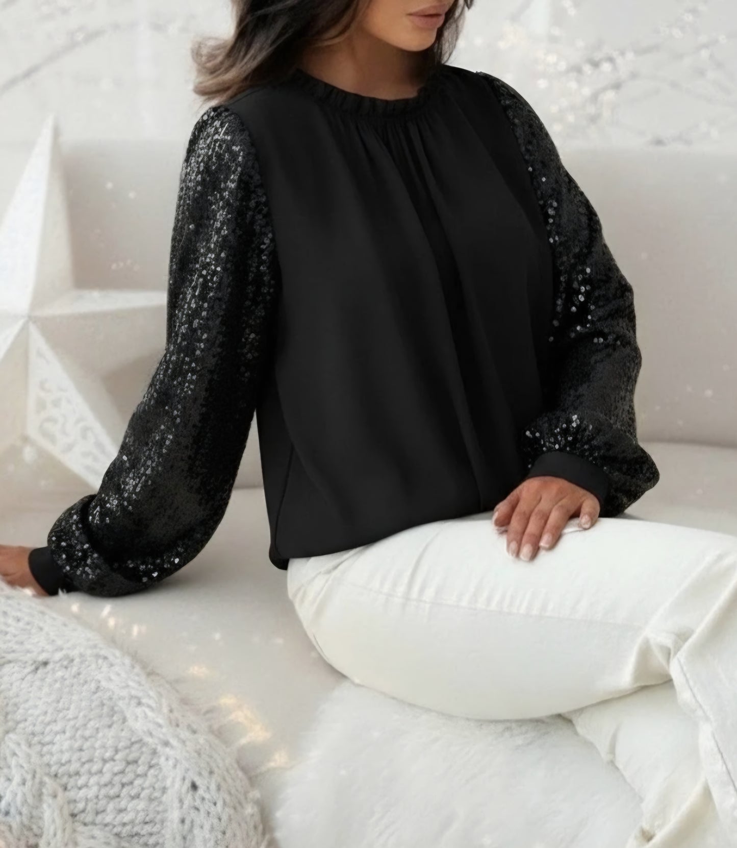 Blus med rynkad krage Svart, paljettärmar och viskosfoder