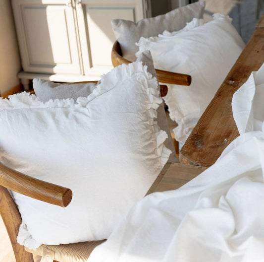 Kuddfodral Frill offwhite 
45x45 cm