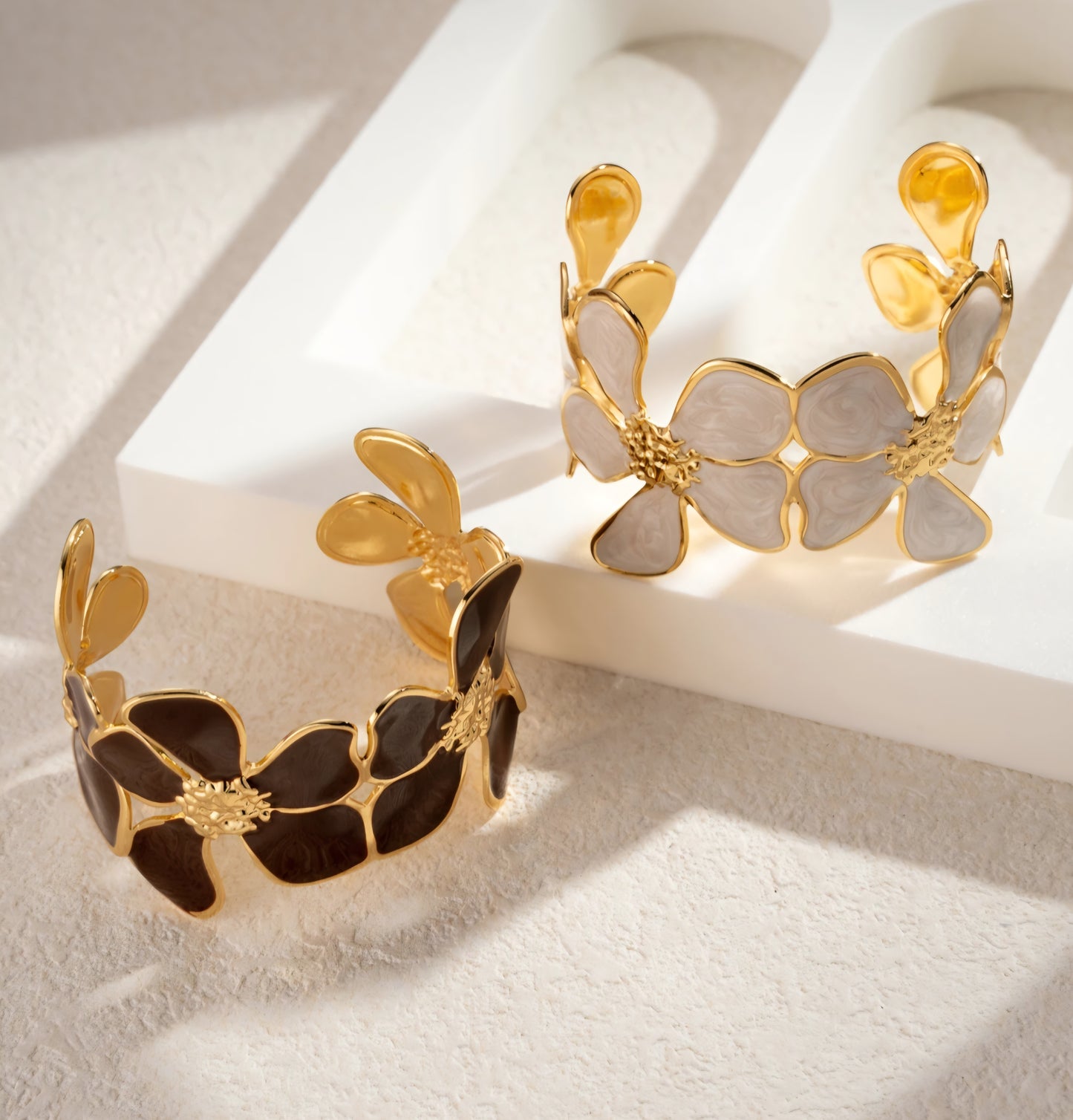 Chic Guld Blomma Armband Rostfritt Stål Svart