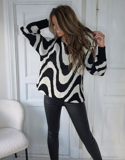 MILA Vågtröja Svart