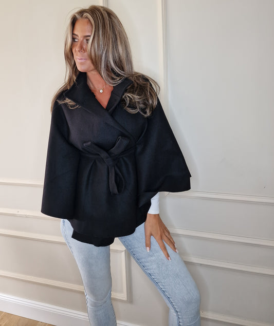 Poncho Kappa Alexandra Svart