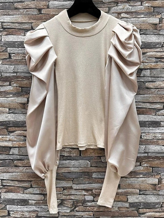 Topp med satin armar Beige