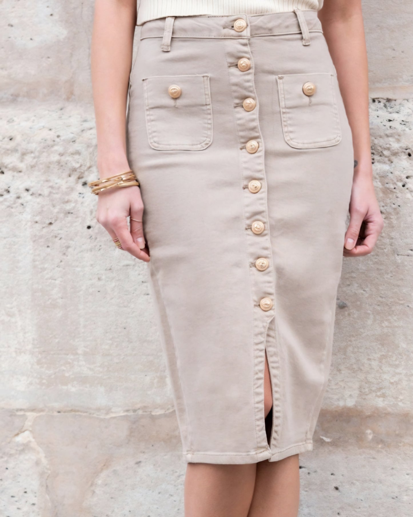 Stretchig denimkjol med slits Beige