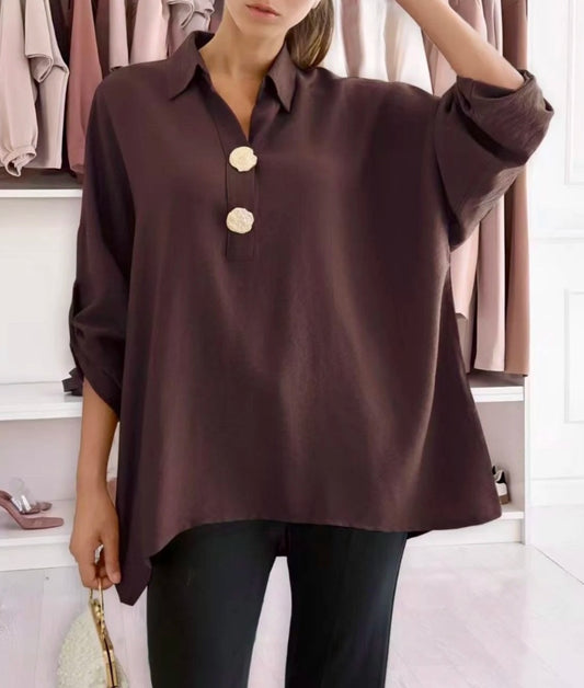 Blus med gyllene knappar Brun