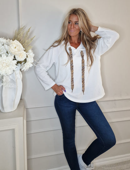 Hoddie white