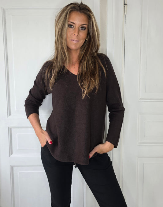 Sömlös stickad tröja Brun