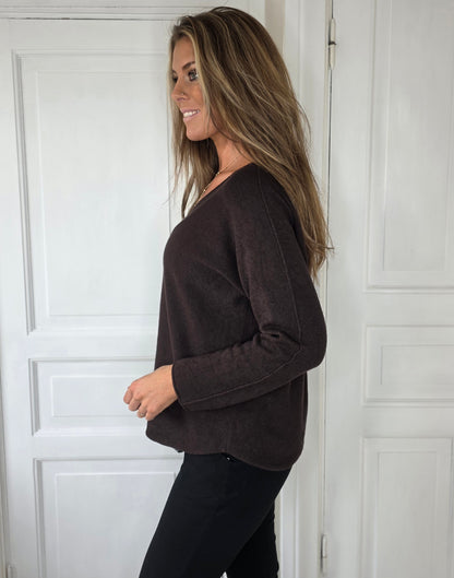 Sömlös stickad tröja Brun