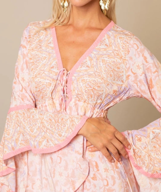 Lång bohemisk klänning med utsvängda ärmar Rosa