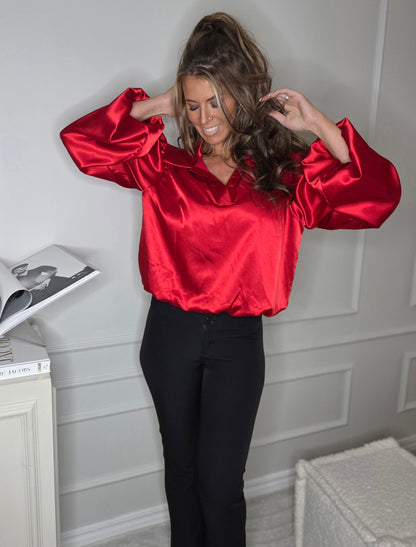 TARA-blus, böljande ärmar Röd