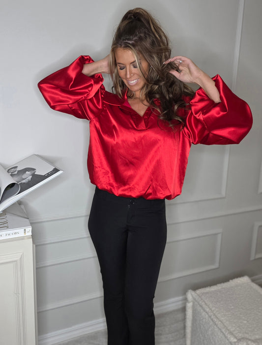 TARA-blus, böljande ärmar Röd