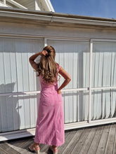 Load image into Gallery viewer, Jeansklänning Pink dream
