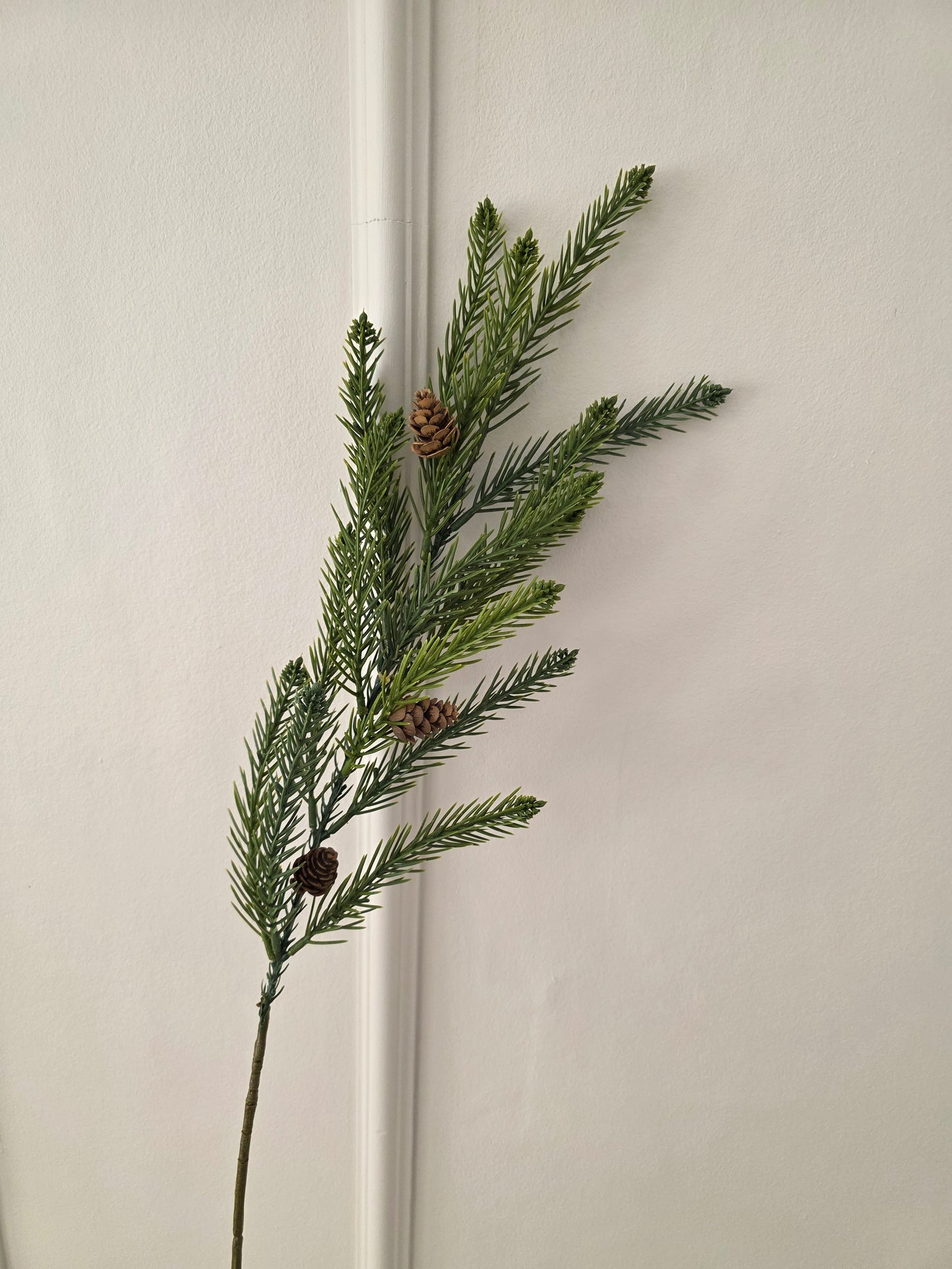 Grankvist med kottar 85 cm