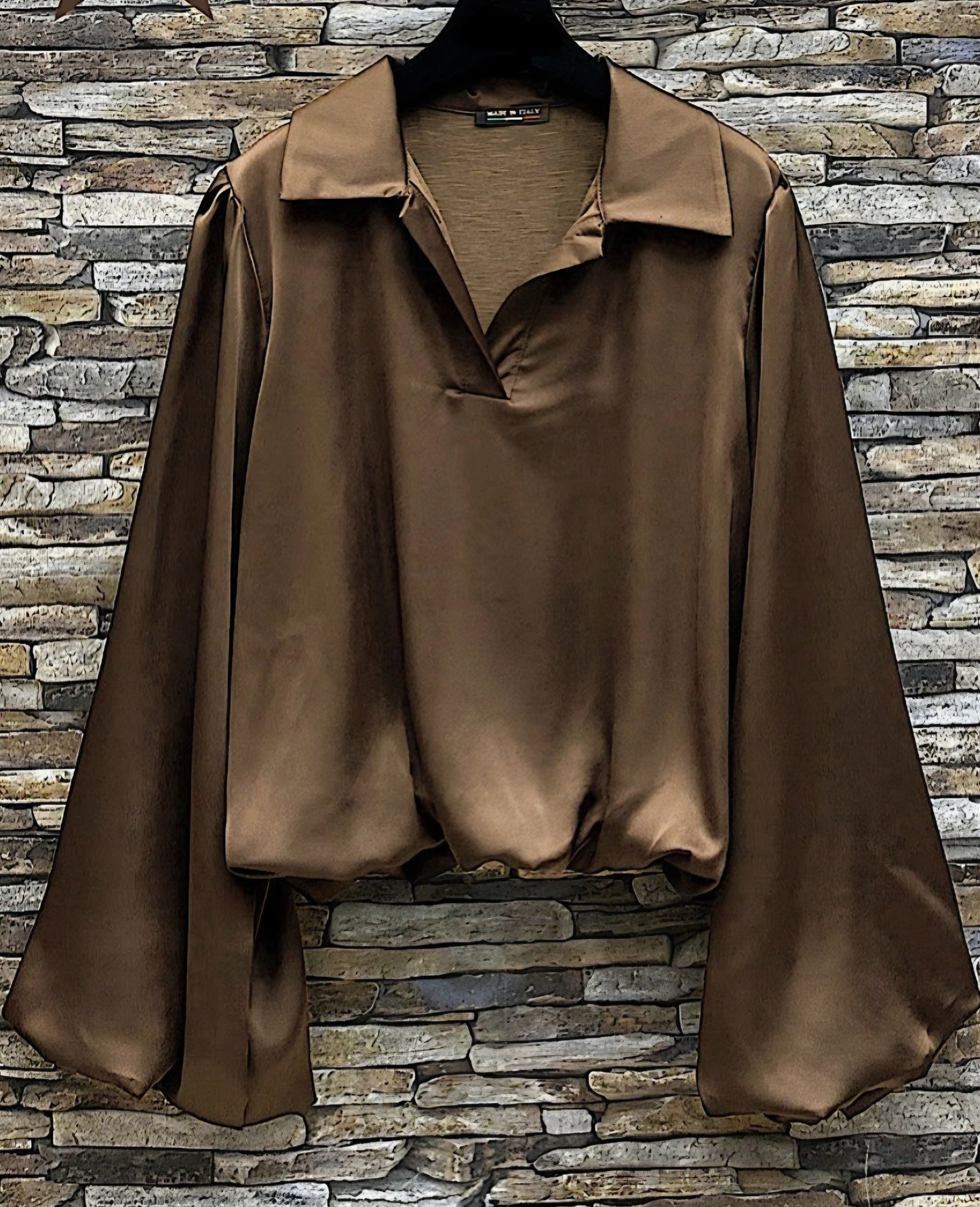 TARA-blus, böljande ärmar Brun