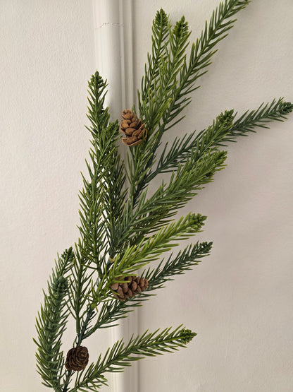 Grankvist med kottar 85 cm