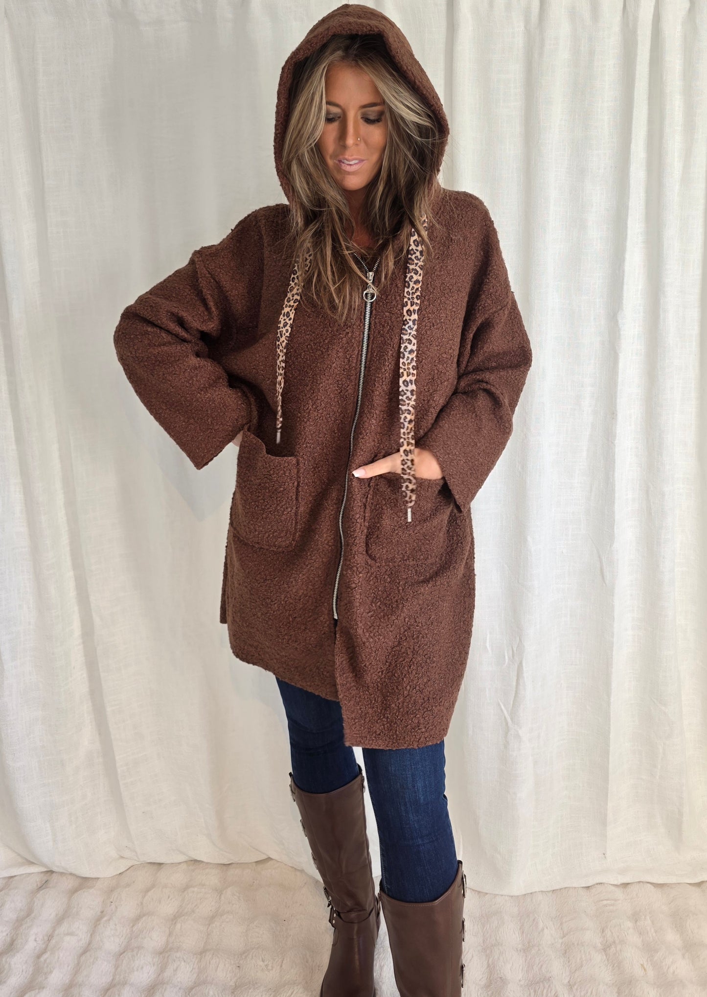Jacka med dragkedja och huva Brun