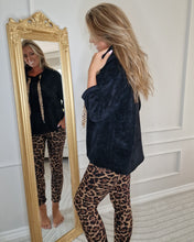 Ladda upp bild till gallerivisning, Hoddie Svart
