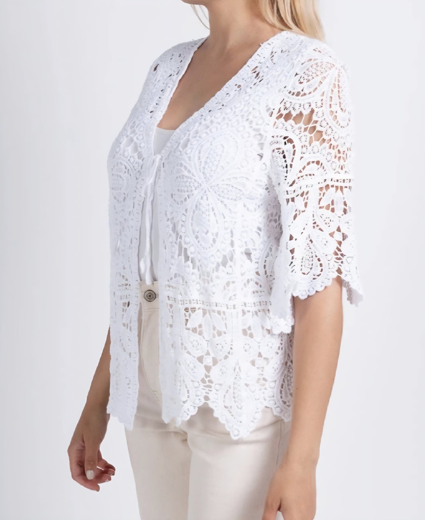 Virkad kofta med knyt Vit