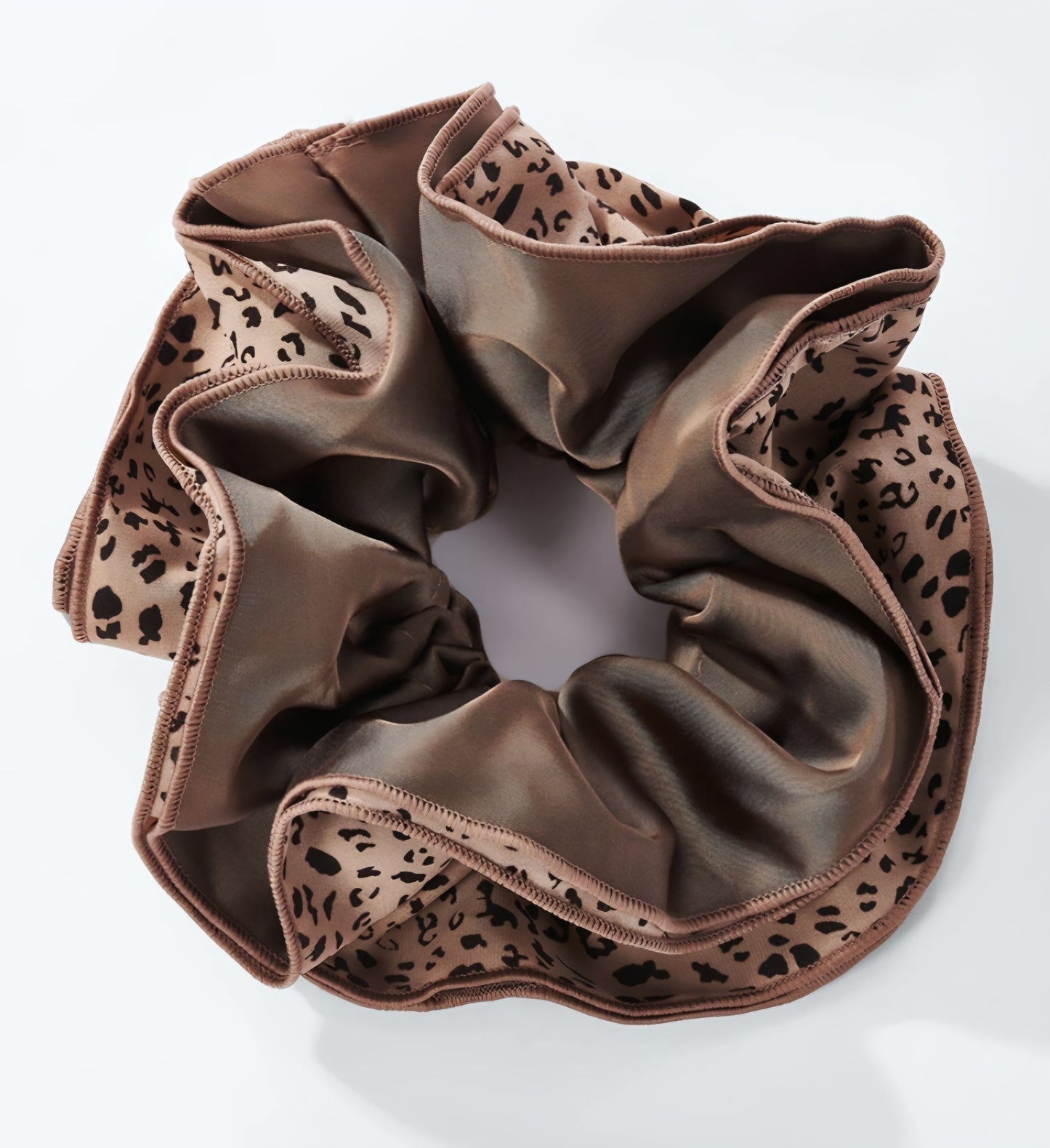 Leopardmönstrad Satin volangscrunchie Taupe