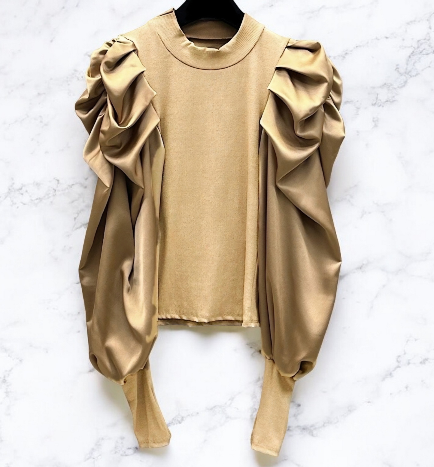Topp med satin armar Guld