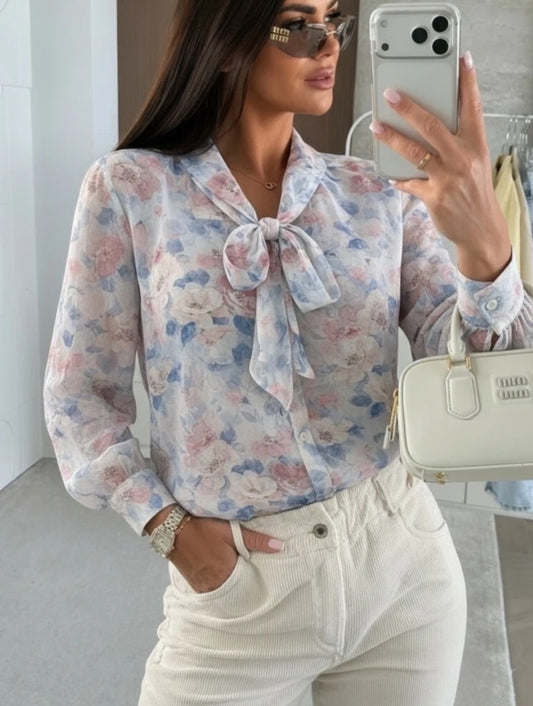 Blommig skjorta med rosettkrage Ljusblå