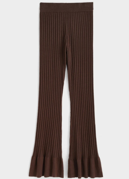 Ribbstickat set med utsvängda byxor och peplumtopp