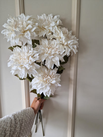 Konst Dahlia Offwhite 70 cm