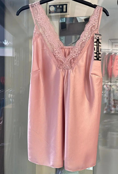 Sarah Topp i satinspets Ljusrosa