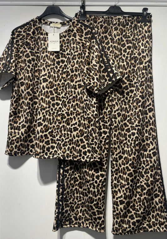 Leopardset  Byxa+T-shirt med svarta ränder