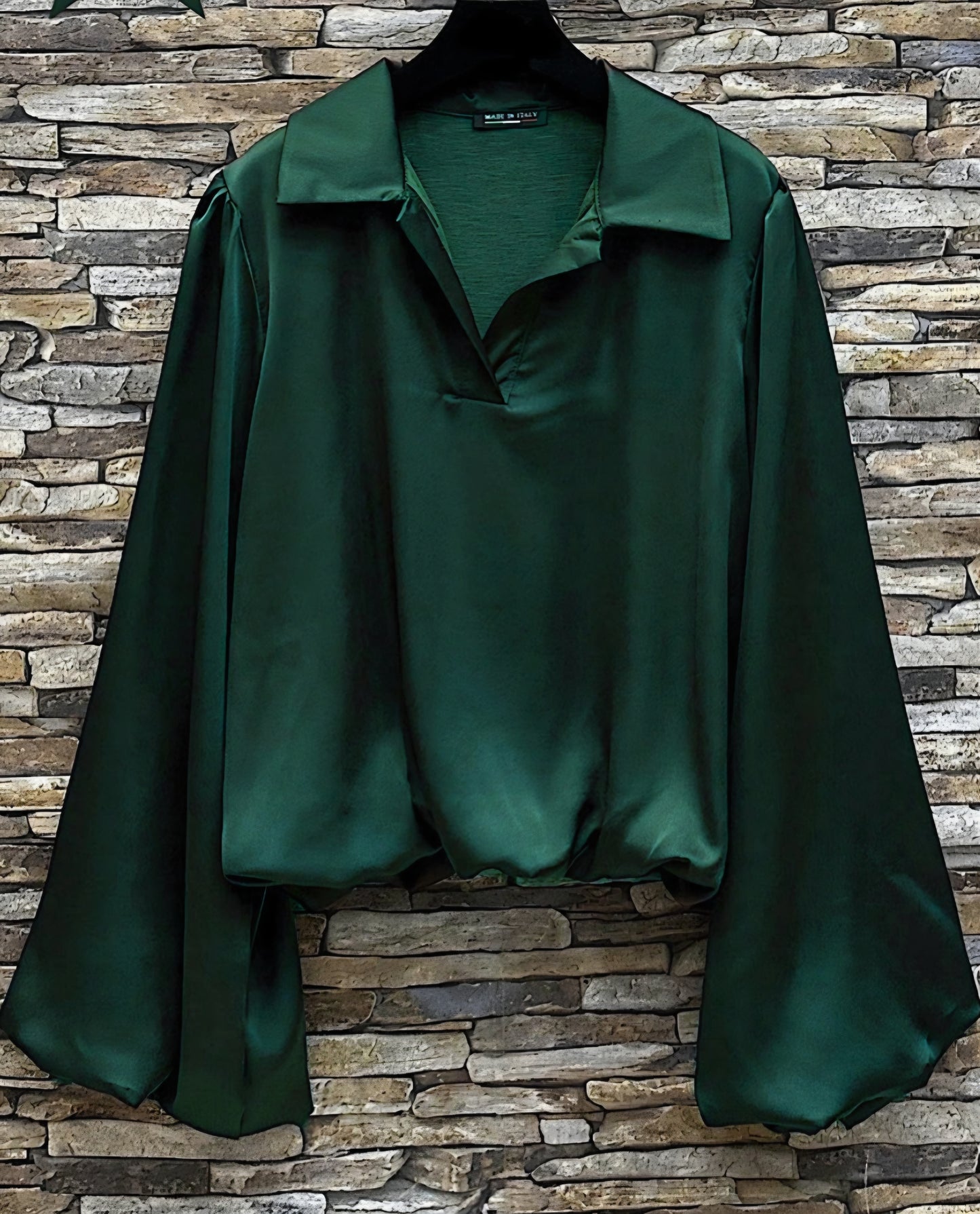 TARA-blus, böljande ärmar Grön