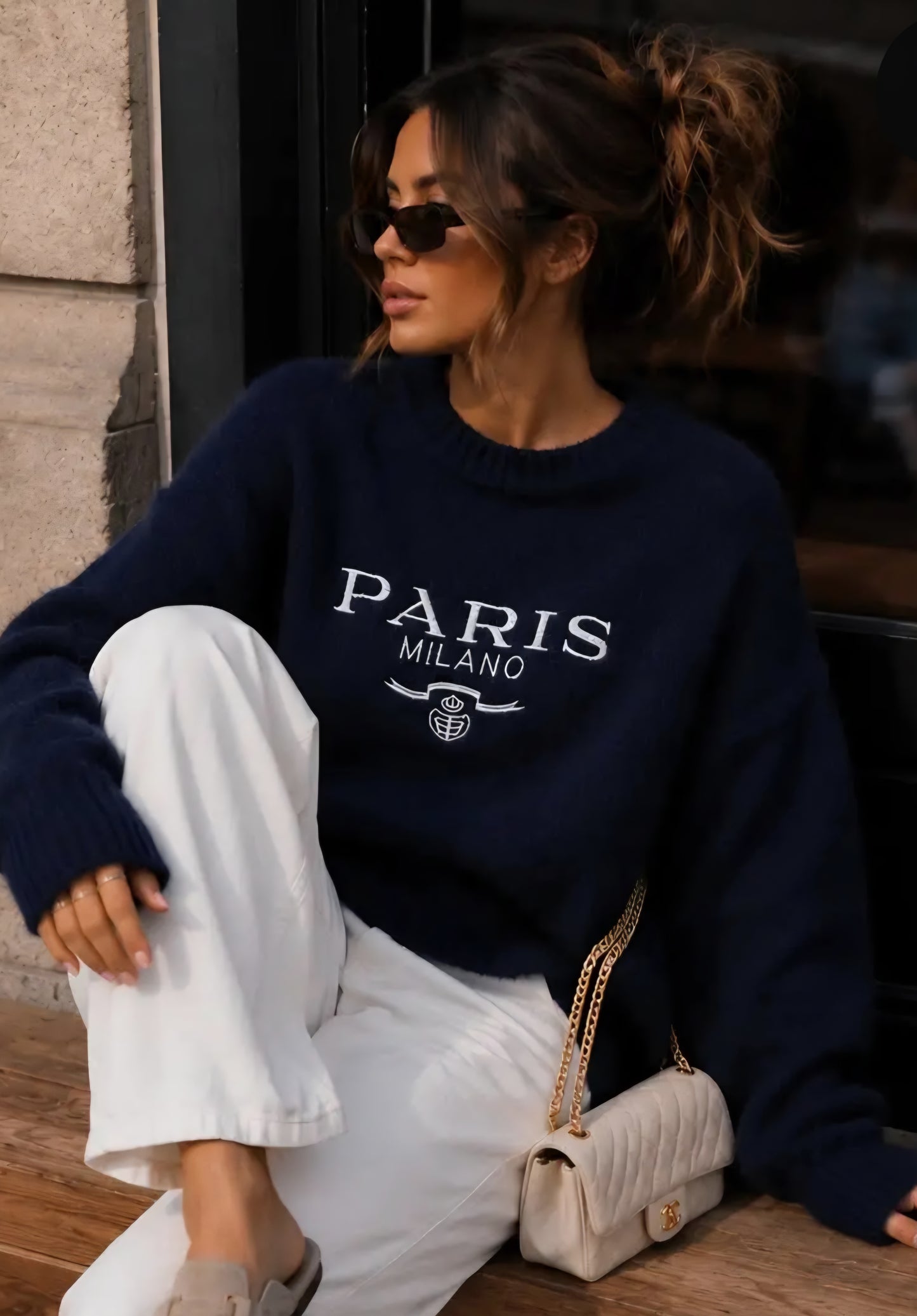 Mjuk stickad tröja med broderi, Paris Milano Marinblå