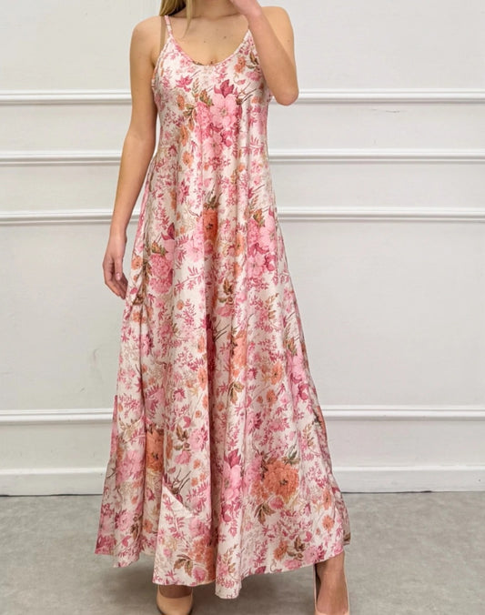 LÅNG KLÄNNING SATIN, BLOMMIG Rosa