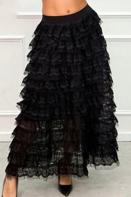 LÅNG SVART TYLLKJOL MED VOLANGAR Svart