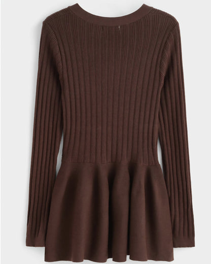 Ribbstickat set med utsvängda byxor och peplumtopp