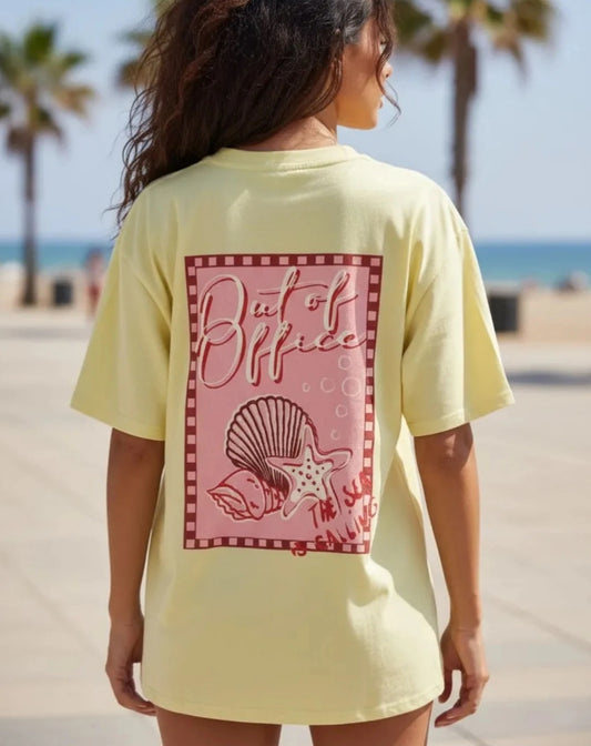 T-shirt med texten "Frånvaro" Gul