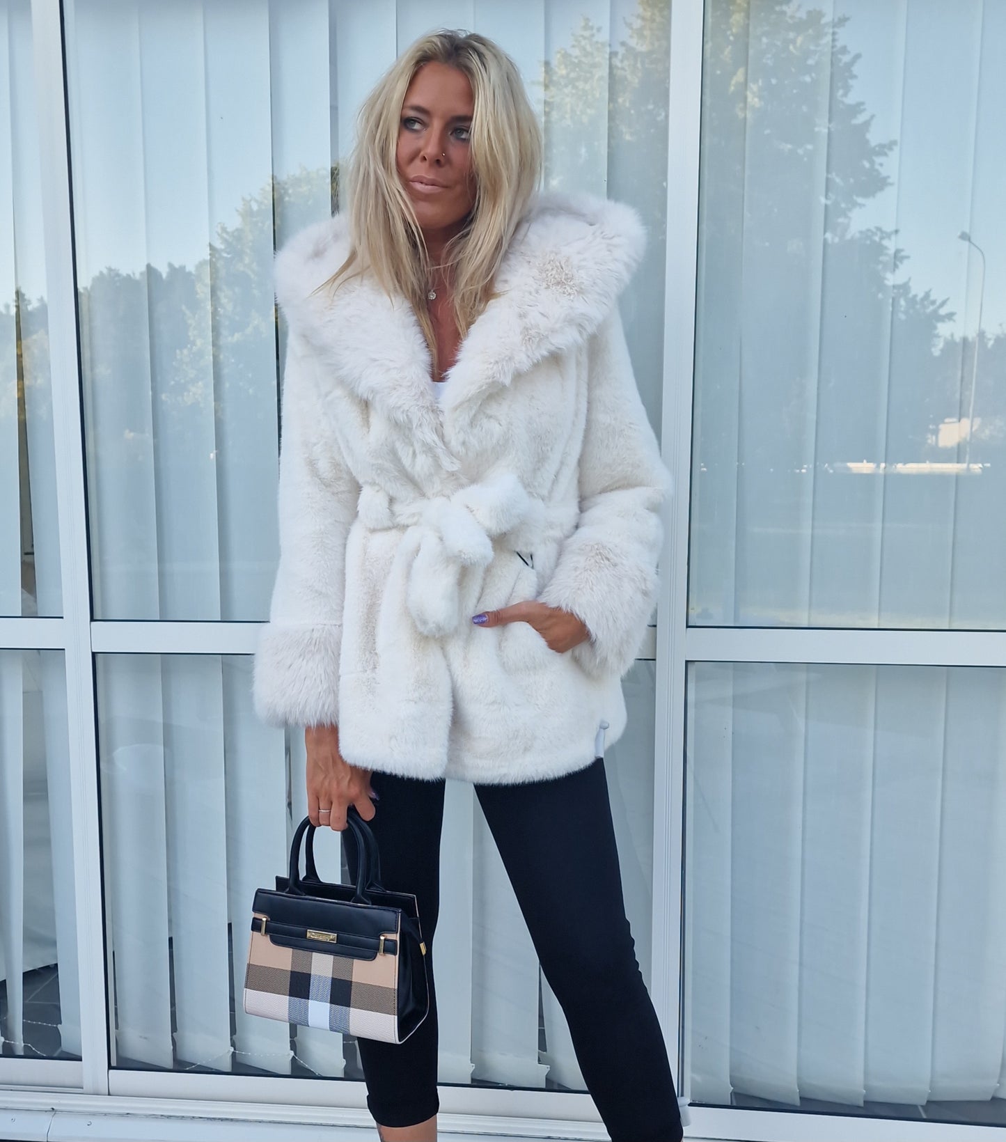 Fuskpäls jacka Zina Offwhite