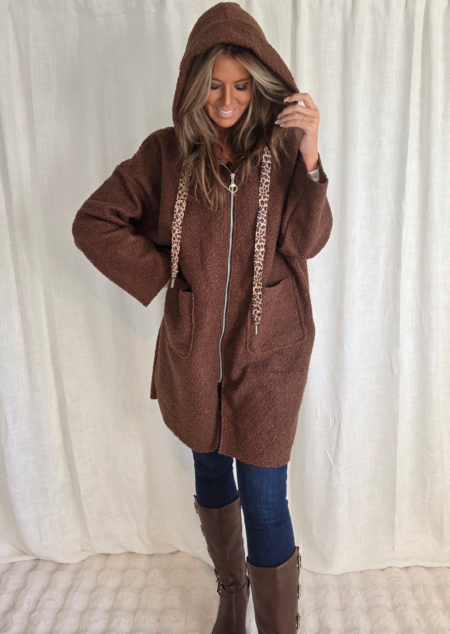 Jacka med dragkedja och huva Brun