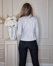 Ladda upp bild till gallerivisning, Perfecto mocka JACKET Ljusgrå
