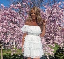 Load image into Gallery viewer, Dress with frill Sally
