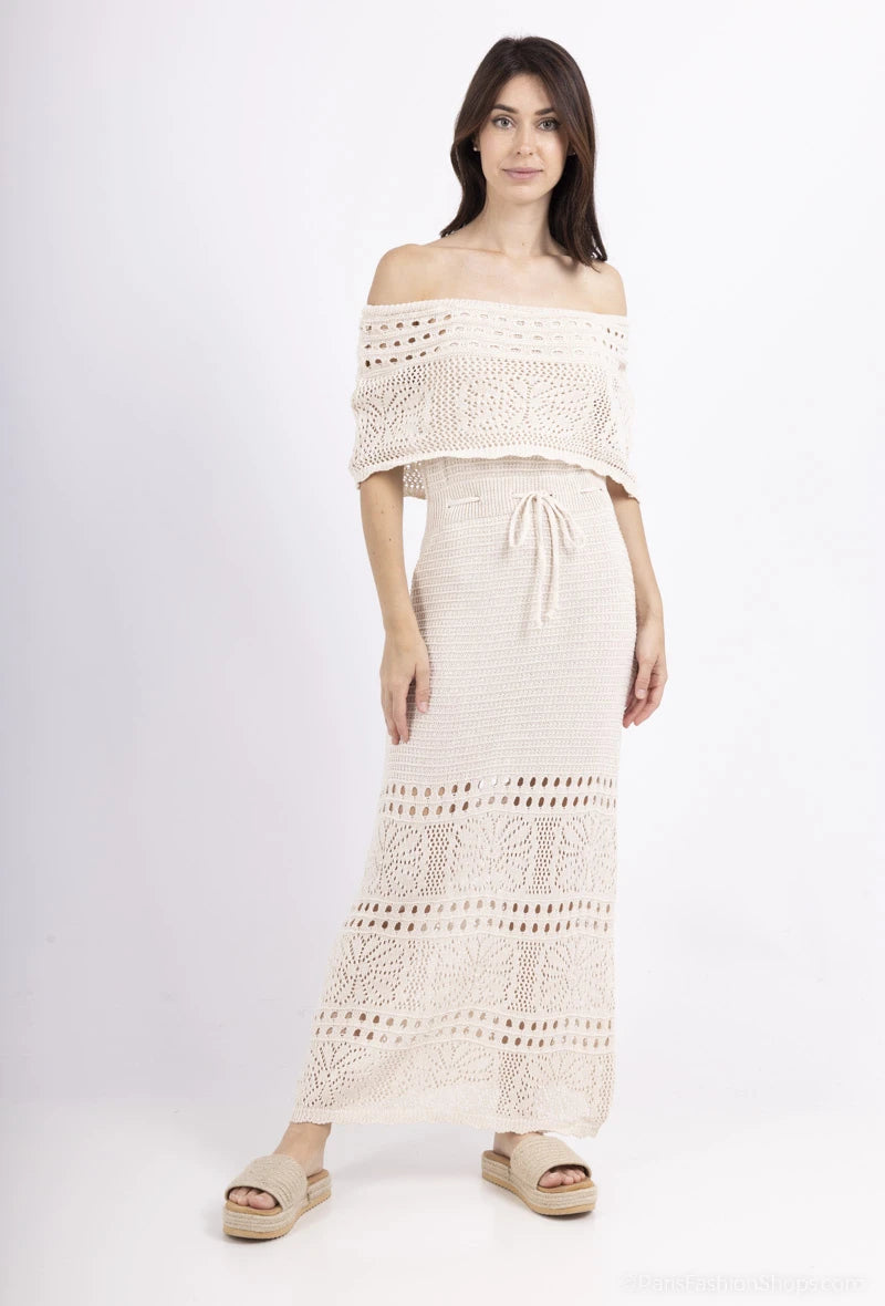 Lång broderad klänning Beige