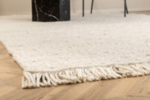 Load image into Gallery viewer, Betina carpet – 200×300 cm
