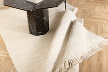 Load image into Gallery viewer, Betina carpet – 200×300 cm
