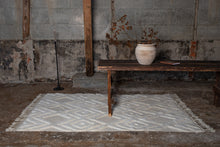 Load image into Gallery viewer, DAHLIA WOOL 160x230 cm
